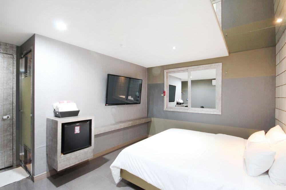 Hotel June Haeundae Busan Exteriör bild