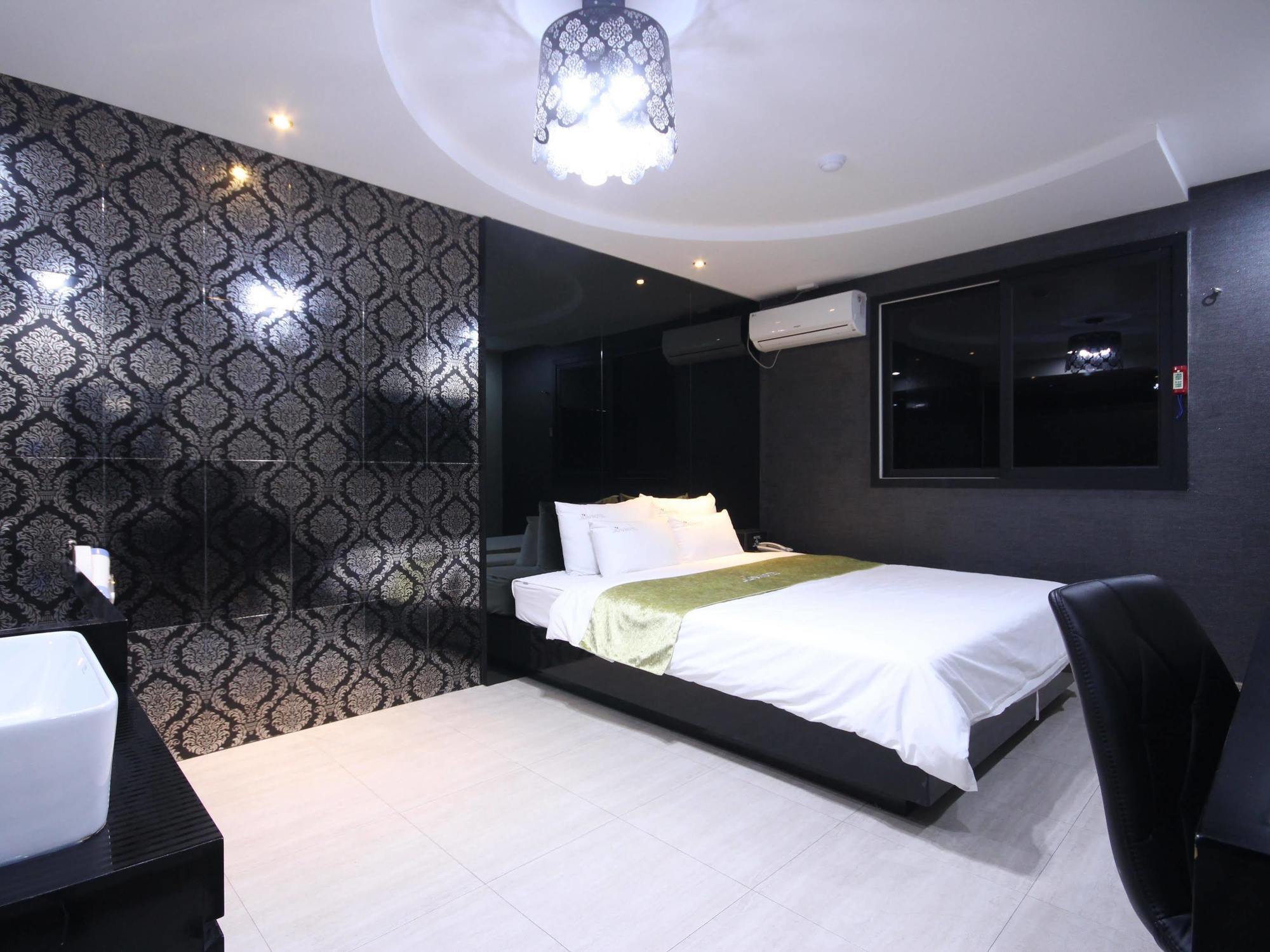 Hotel June Haeundae Busan Exteriör bild